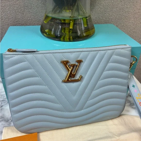 🚨SOLD🚨NWT Authentic Louis Vuitton Calfskin New Wave Blue Zipped Pochette - Picture 2 of 12
